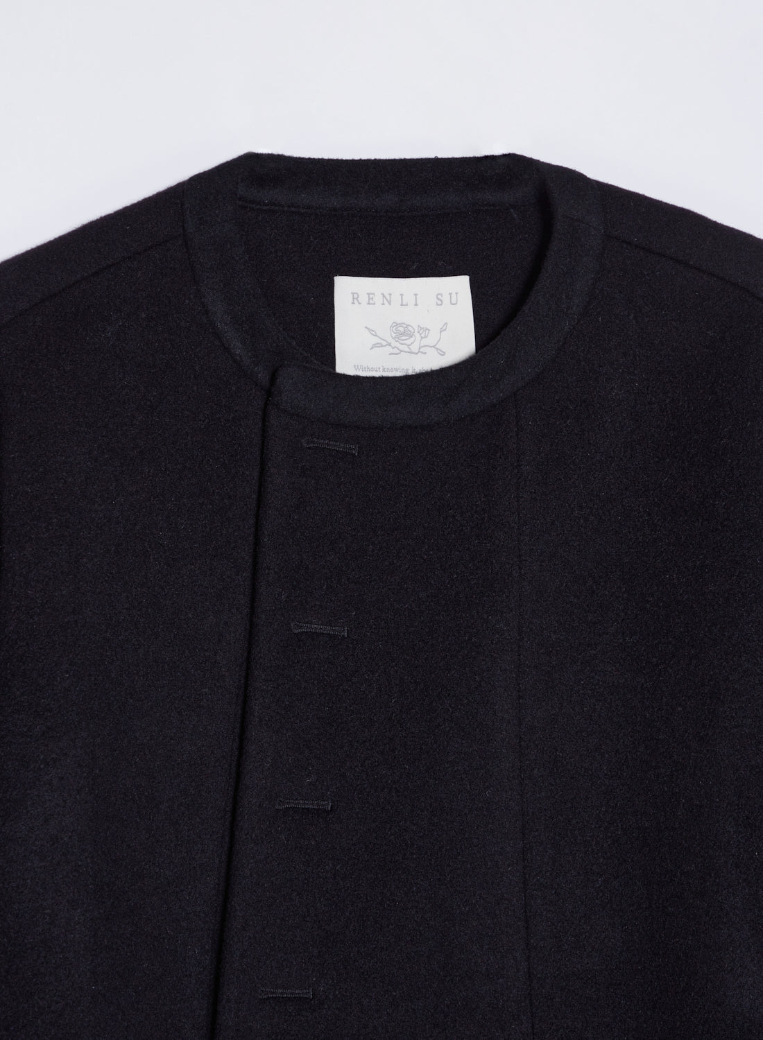 Maida short coat in black