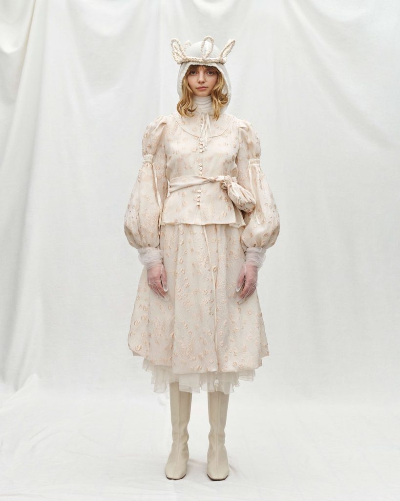 Look 10