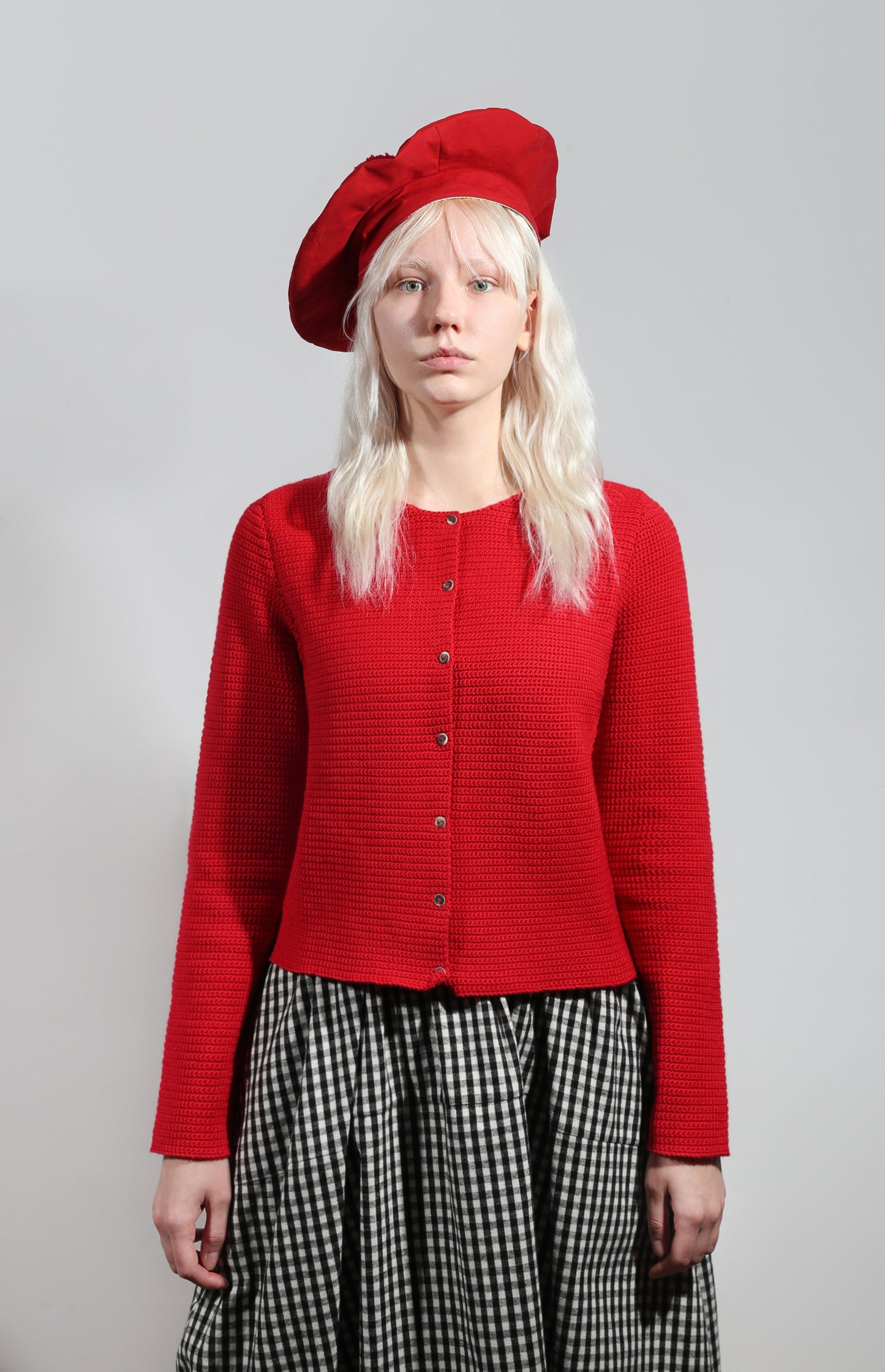 Round neck cardigan in red
